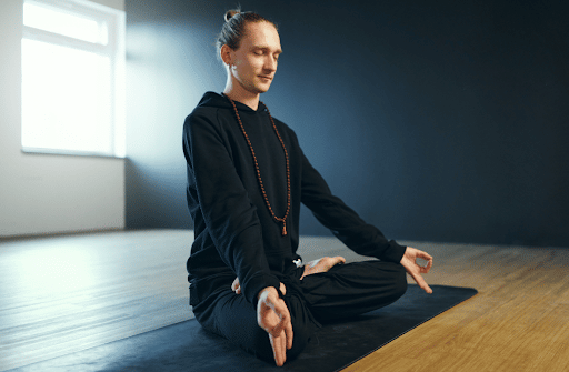 What is Jnana Yoga & it's Benefits